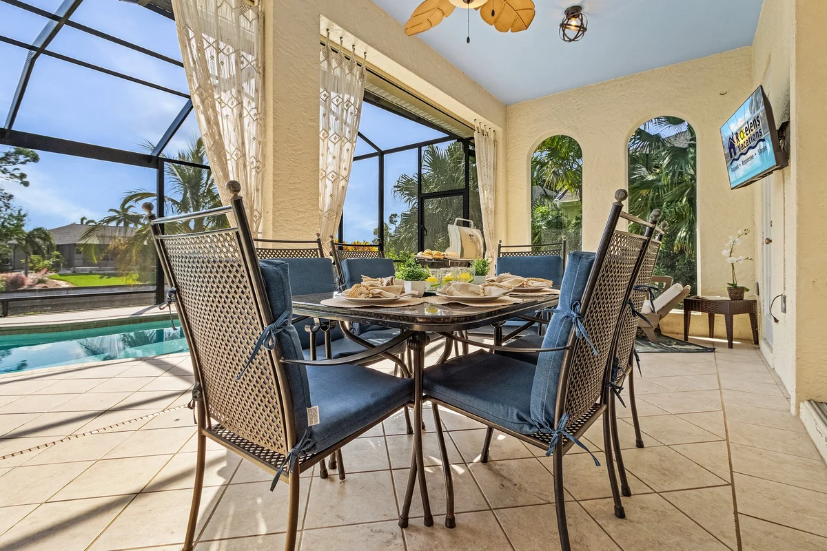 Home in Cape Coral property photo 2
