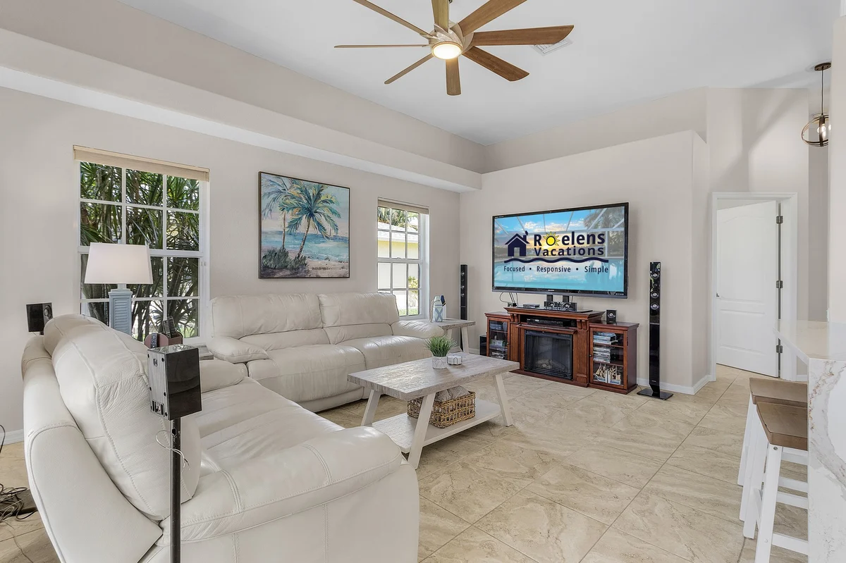 Home in Cape Coral property photo 4