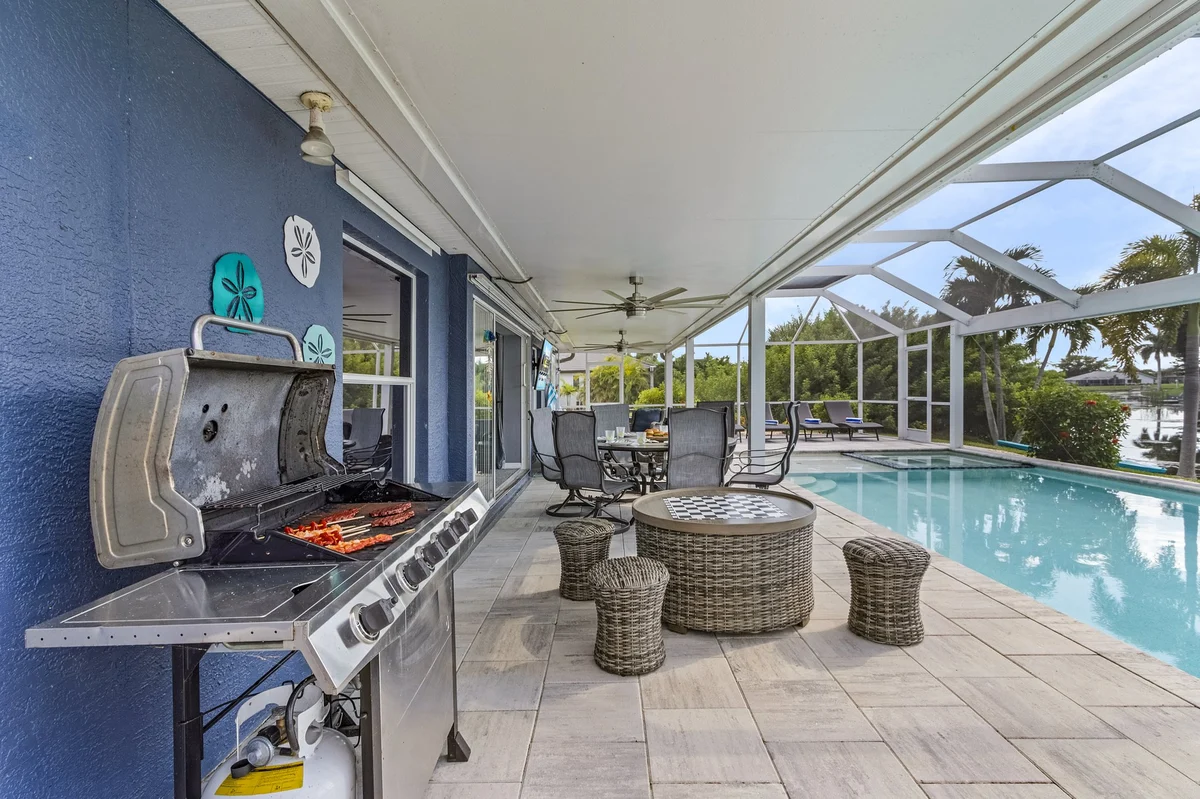 Home in Cape Coral property photo 2
