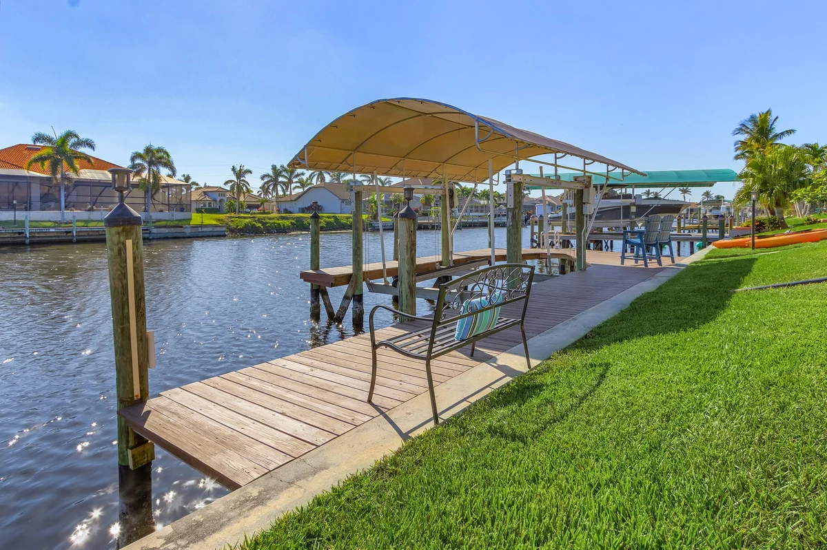 Home in Cape Coral property photo 4