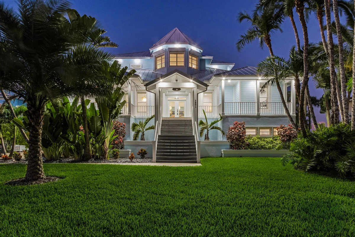 Home in Fort Myers Beach property photo 2
