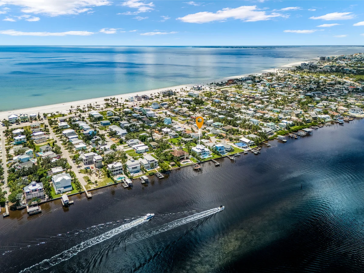 Home in Fort Myers Beach property photo 4