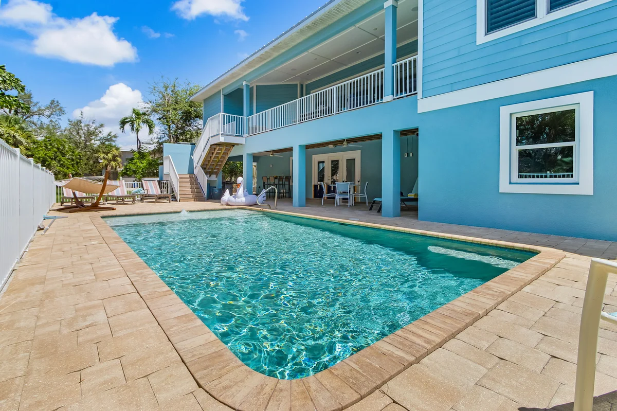 Home in Fort Myers Beach property photo 2