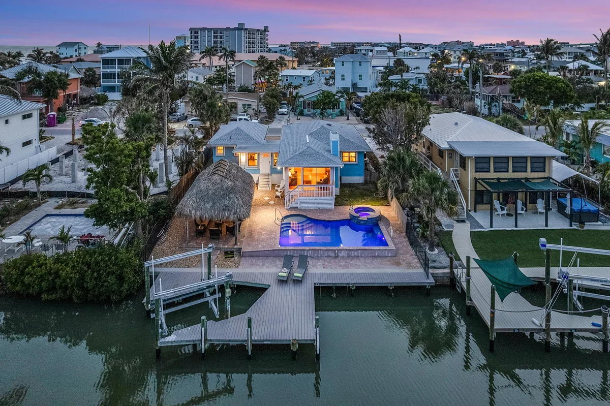 Home in Fort Myers Beach property photo 3