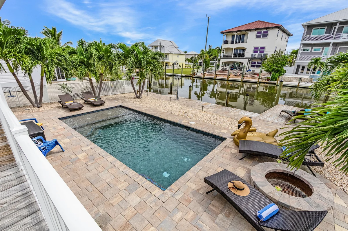 Home in Fort Myers Beach property photo 4