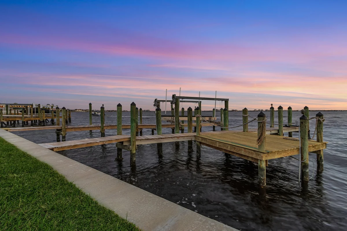 Home in Cape Coral property photo 2
