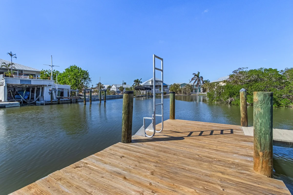 Home in Fort Myers Beach property photo 4