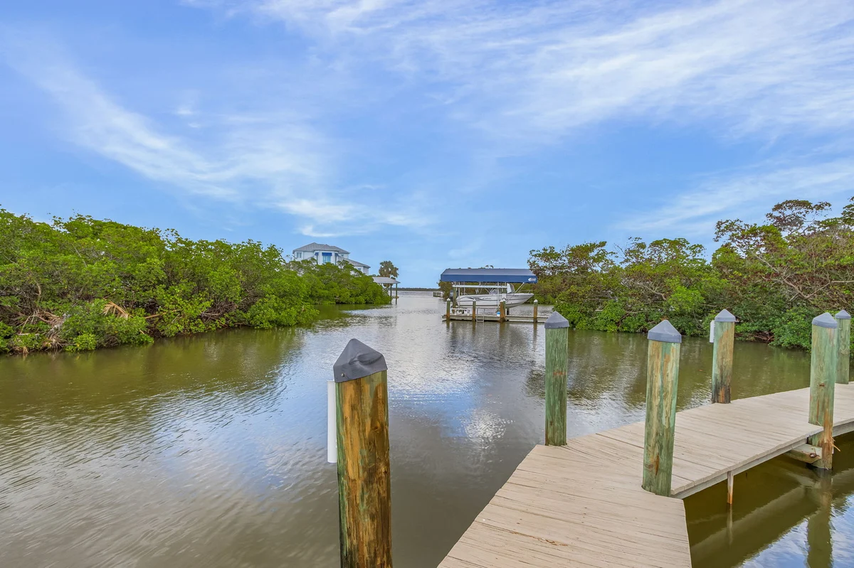 Home in Fort Myers Beach property photo 3