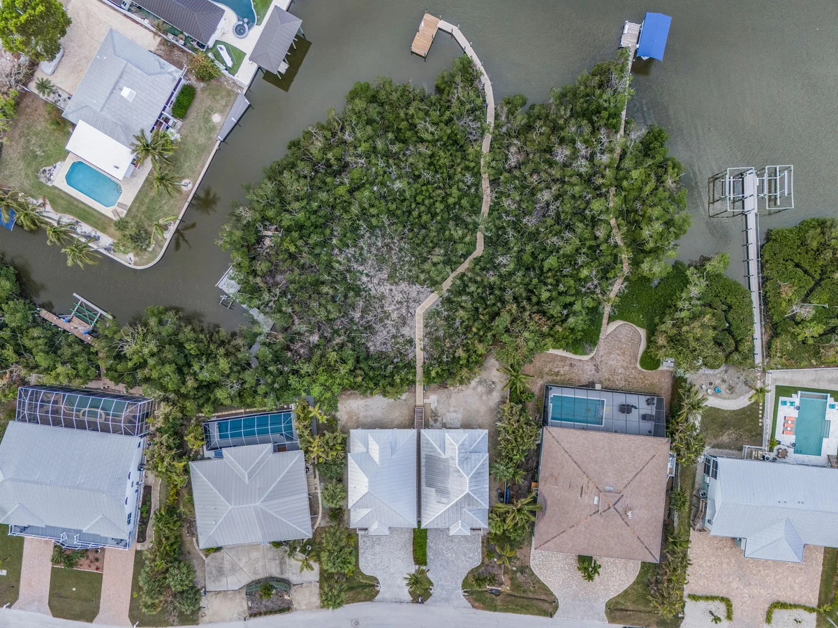 Home in Fort Myers Beach property photo 4