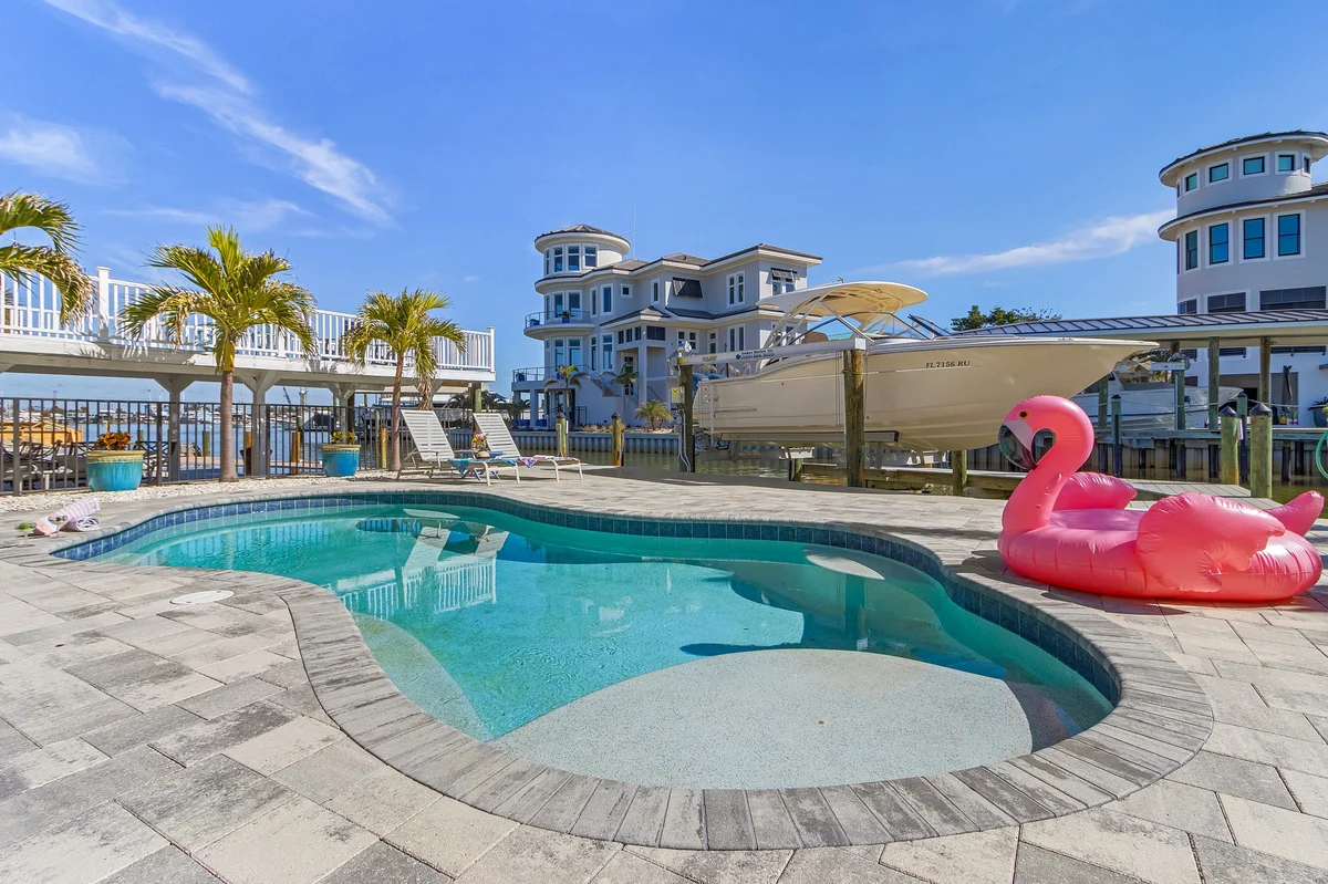 Home in Fort Myers Beach property photo 4