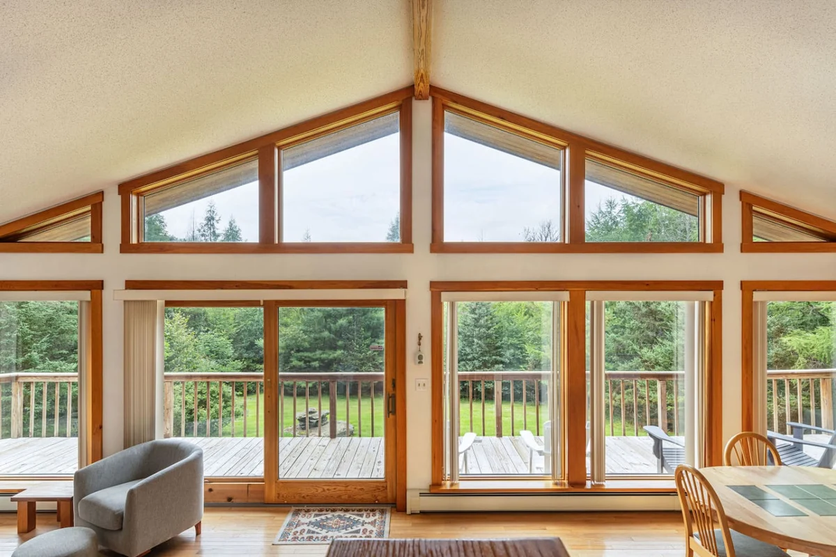 Cozy Year Round Getaway • Private Catskills Cabin #112