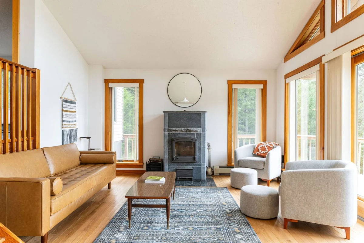 Cozy Year Round Getaway • Private Catskills Cabin #109