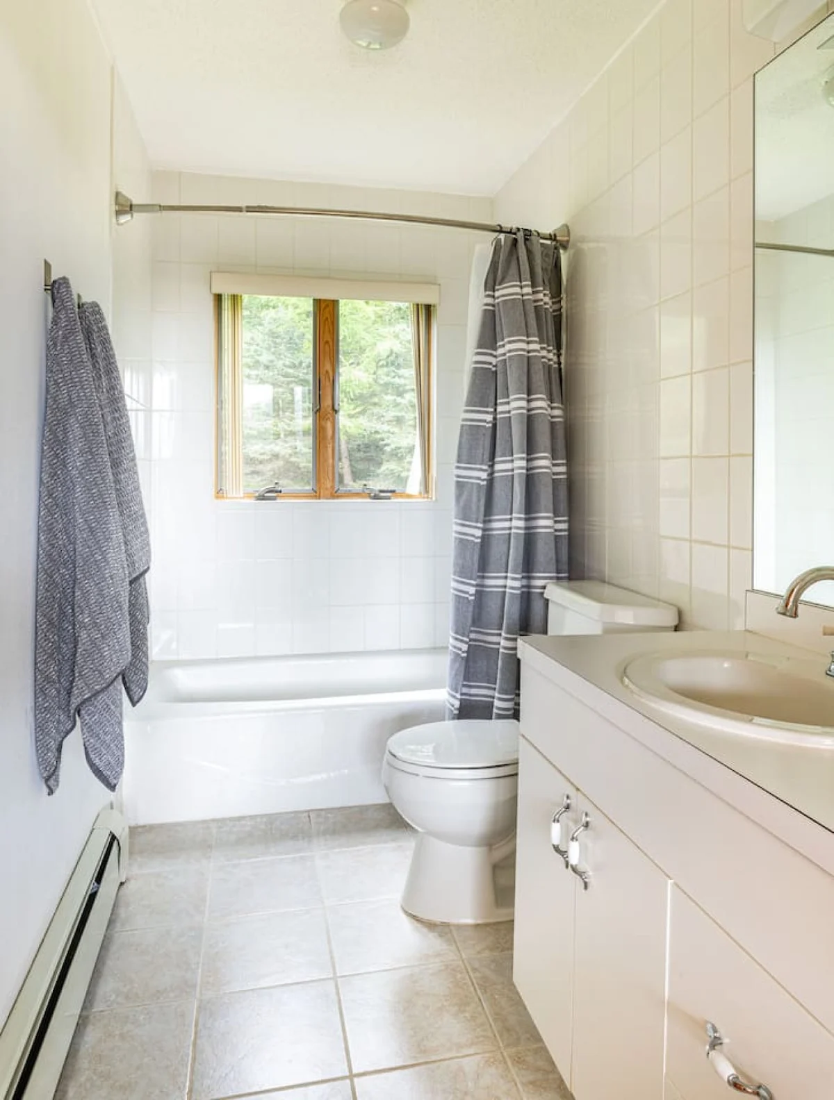 Cozy Year Round Getaway • Private Catskills Cabin #110
