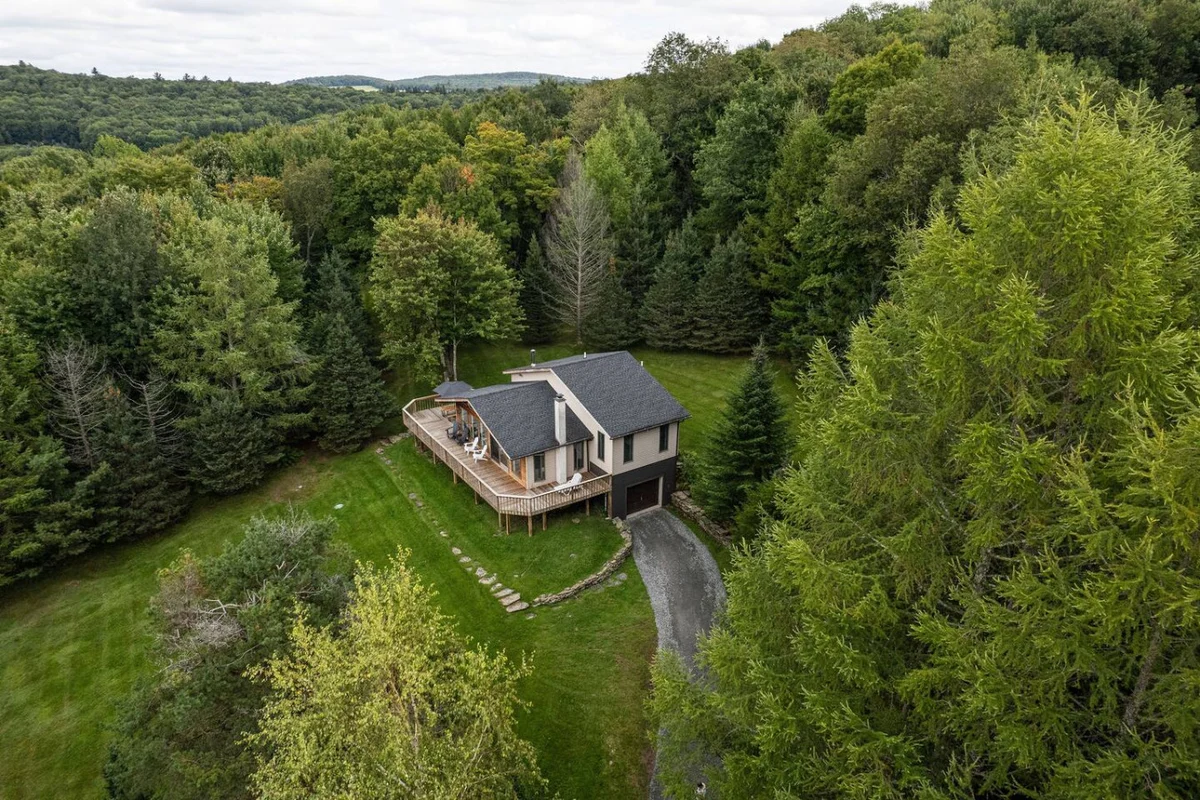 Cozy Year Round Getaway • Private Catskills Cabin #103