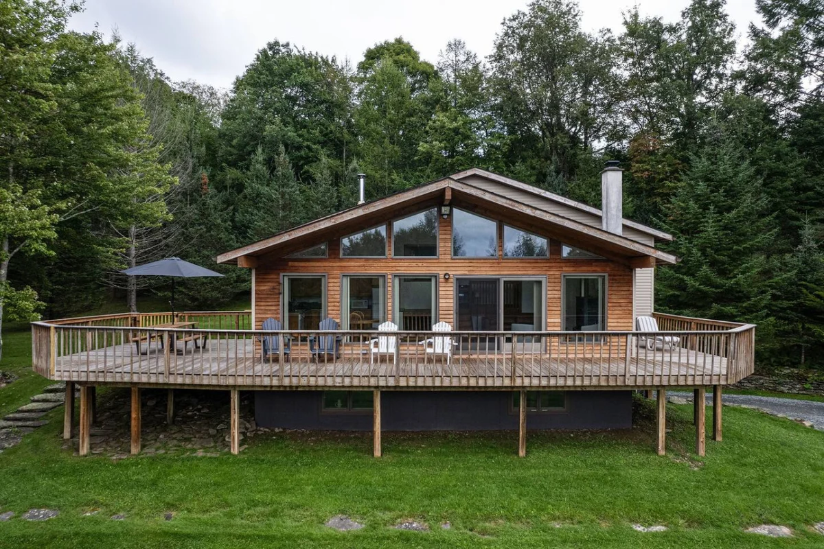 Cozy Year Round Getaway • Private Catskills Cabin #98