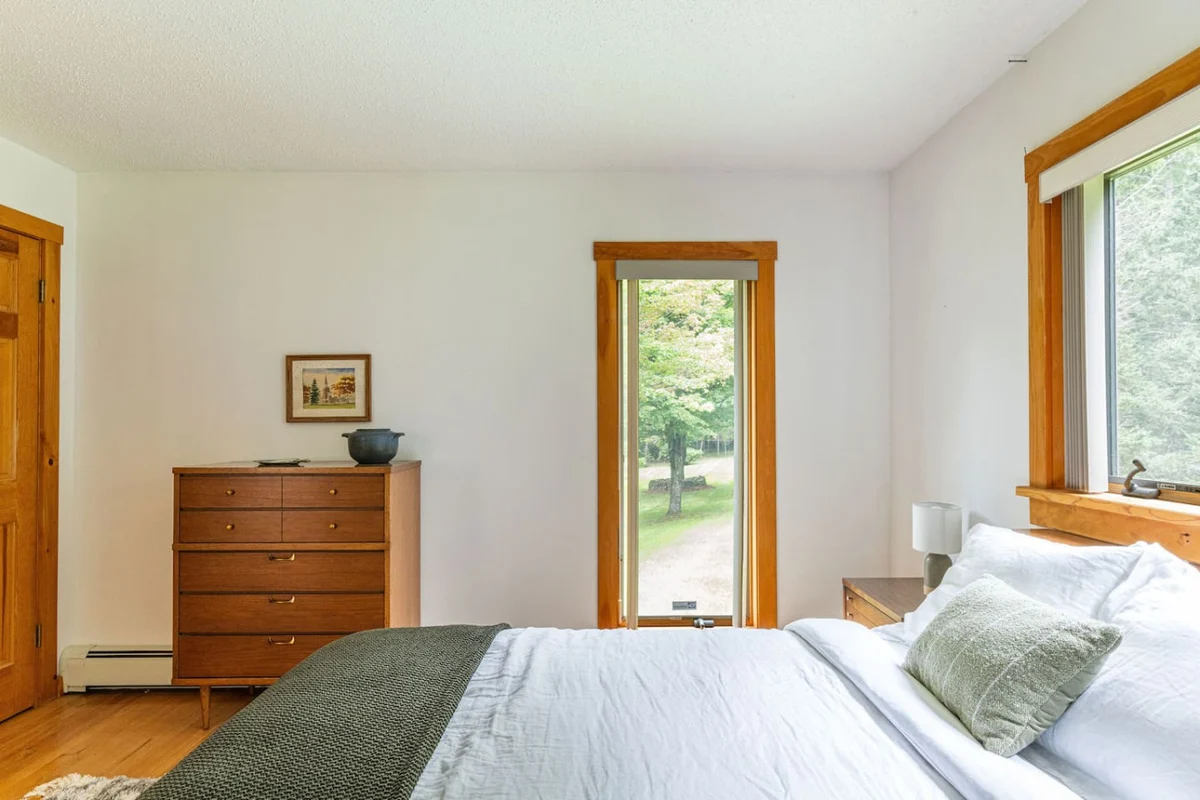 Cozy Year Round Getaway • Private Catskills Cabin #141