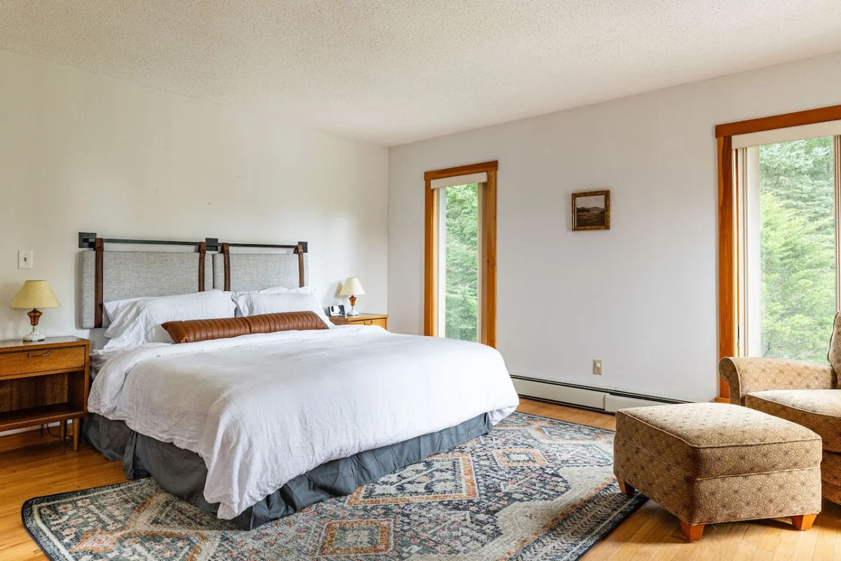 Cozy Year Round Getaway • Private Catskills Cabin #138
