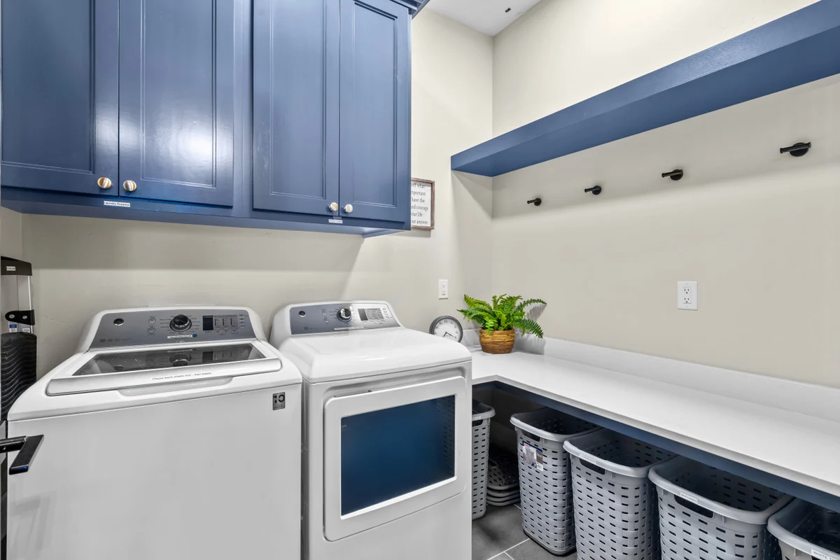 Glenn Haven | Luxury Large Group Getaway Sleeps 60 #297