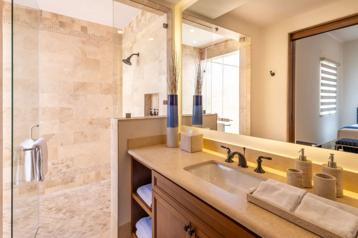 Exquisite 4BR Villa with Breathtaking Views - Golf Cart and Airport Transportation Included! #98