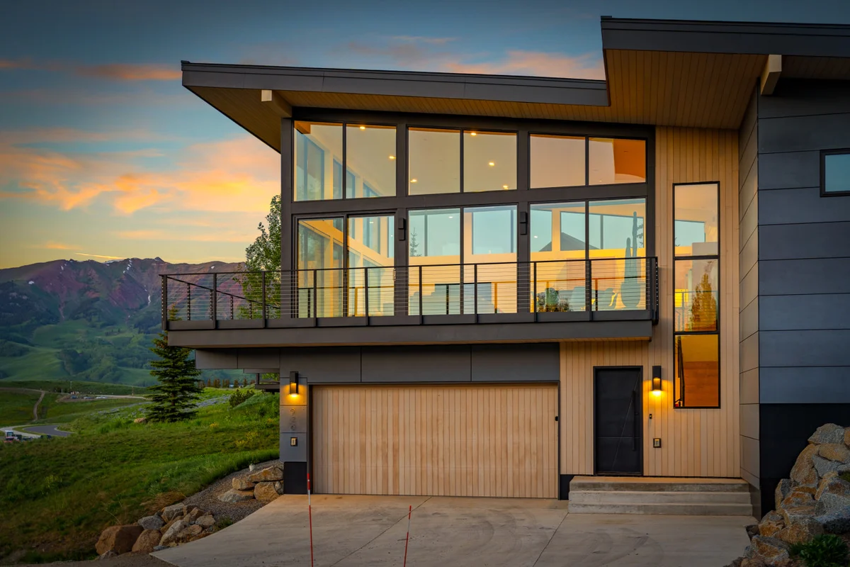 Luxury Modern Home - Walk to Lifts/Ski/Trails #86