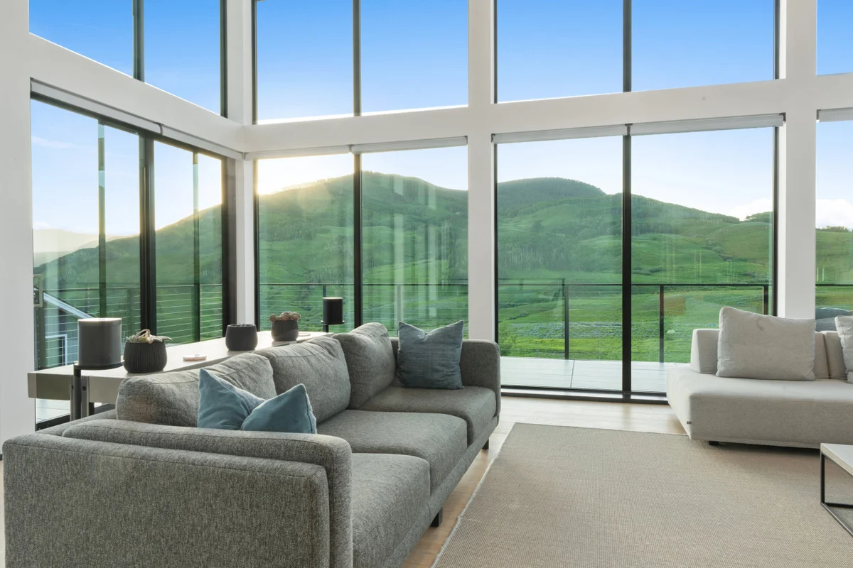 Luxury Modern Home - Walk to Lifts/Ski/Trails #108