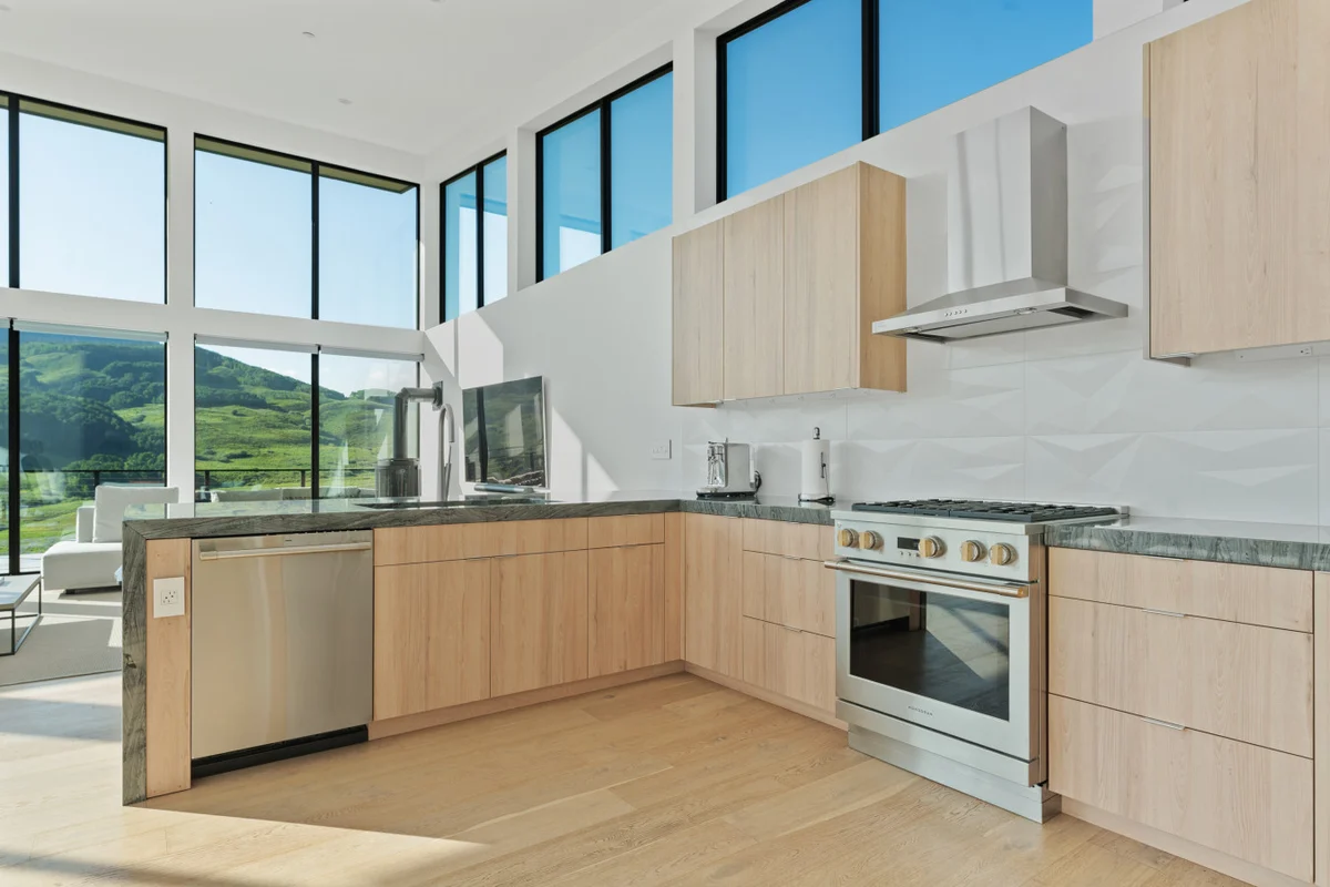 Luxury Modern Home - Walk to Lifts/Ski/Trails #78