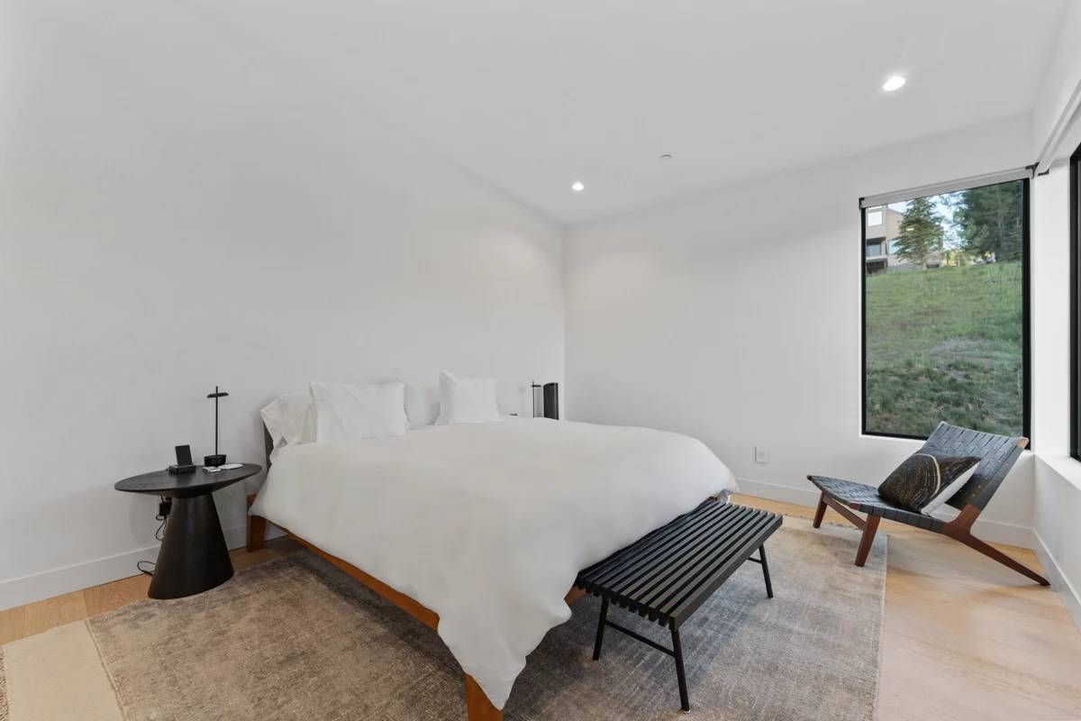 Luxury Modern Home - Walk to Lifts/Ski/Trails #84