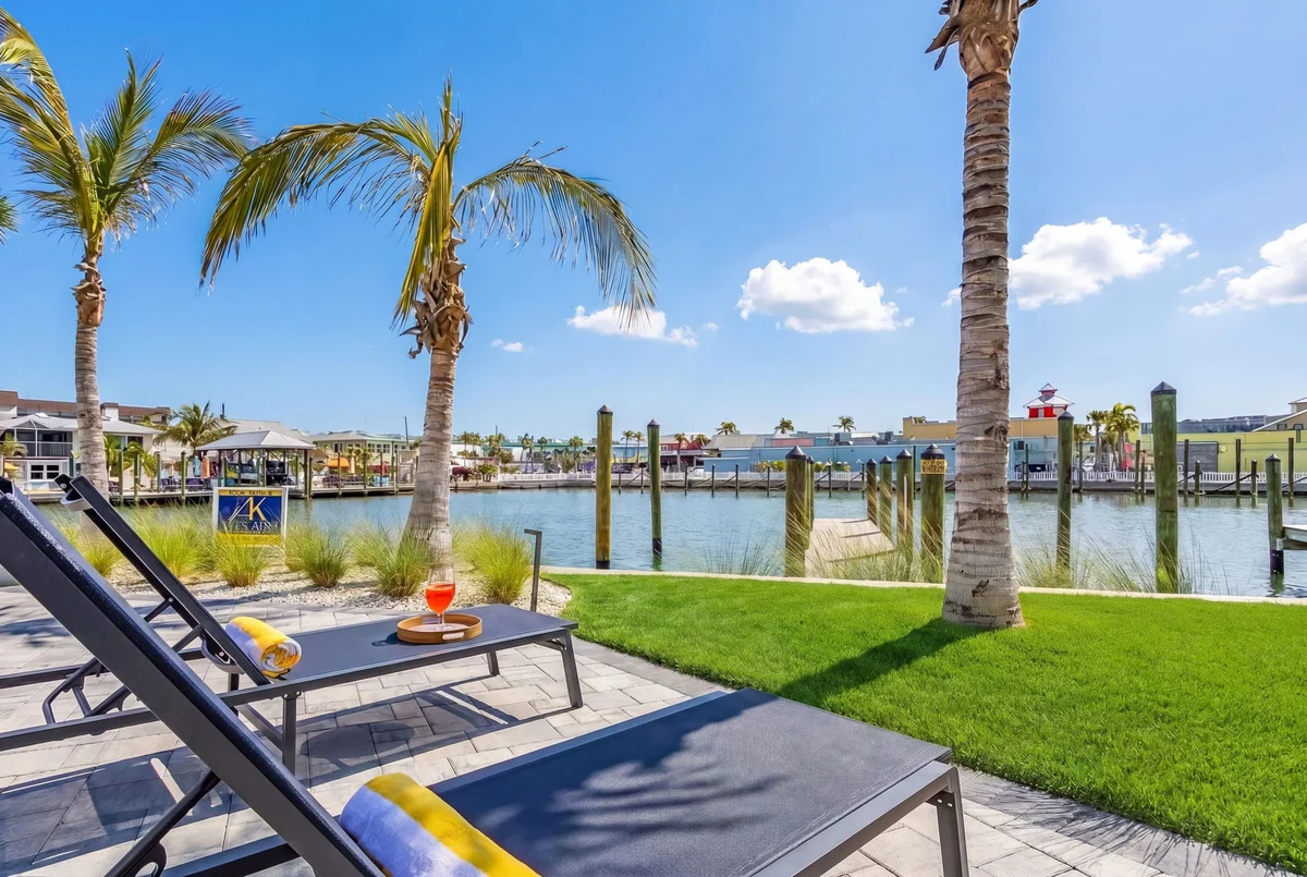 Condo in Fort Myers Beach property photo 5