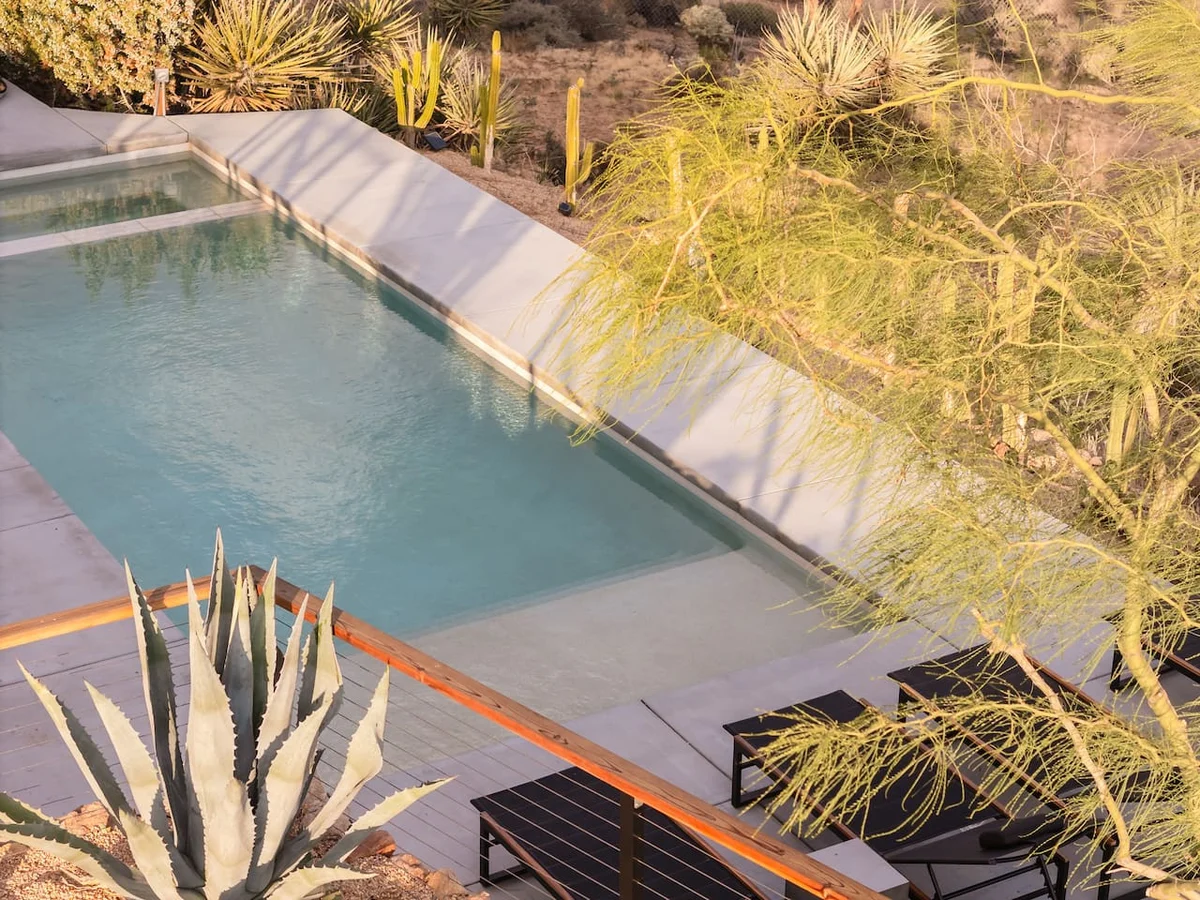 Calico Landing, Desert Pool + Spa Retreat #108