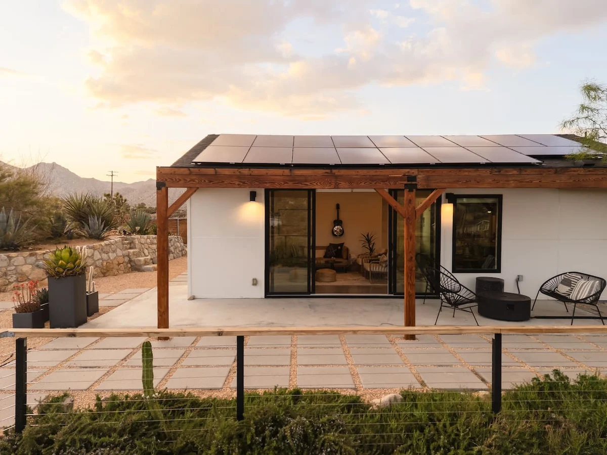 Calico Landing, Desert Pool + Spa Retreat #82