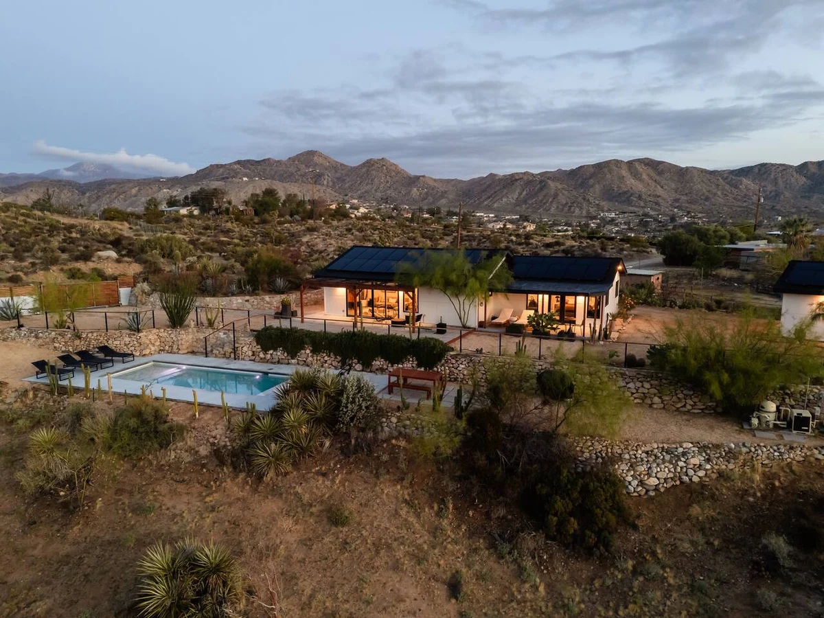 Calico Landing, Desert Pool + Spa Retreat #119