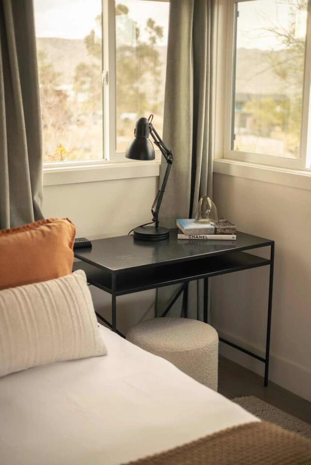 Calico Landing, Desert Pool + Spa Retreat #127