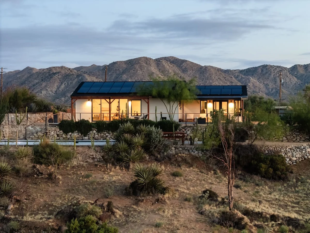 Calico Landing, Desert Pool + Spa Retreat #74