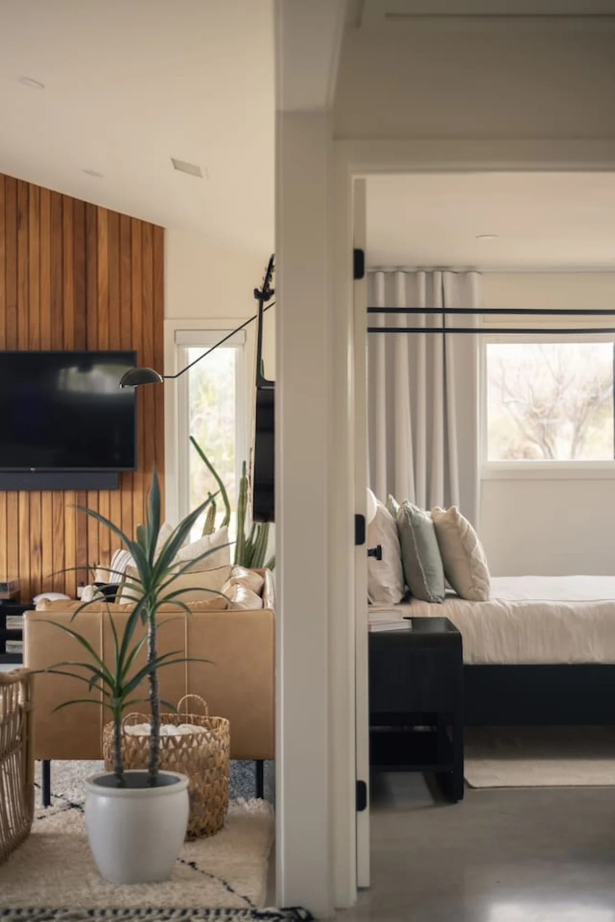 Calico Landing, Desert Pool + Spa Retreat #97