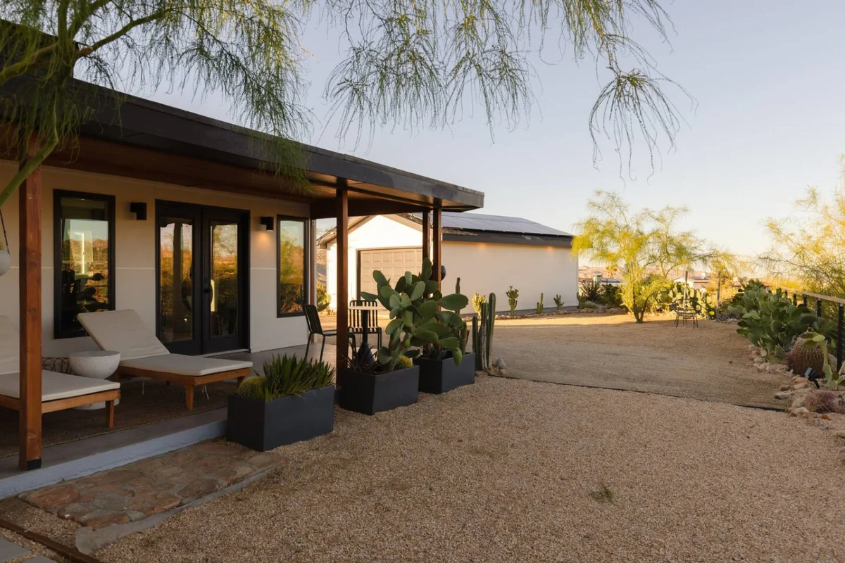 Calico Landing, Desert Pool + Spa Retreat #102