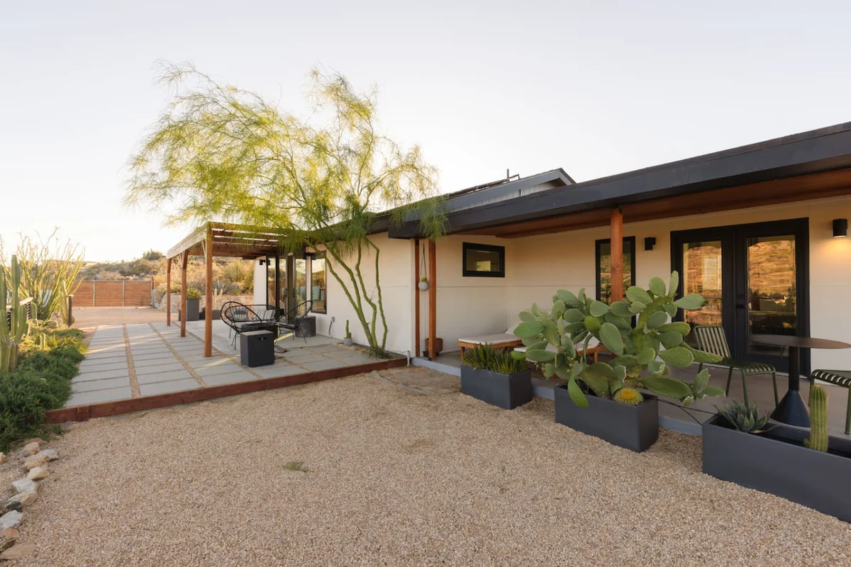 Calico Landing, Desert Pool + Spa Retreat #78