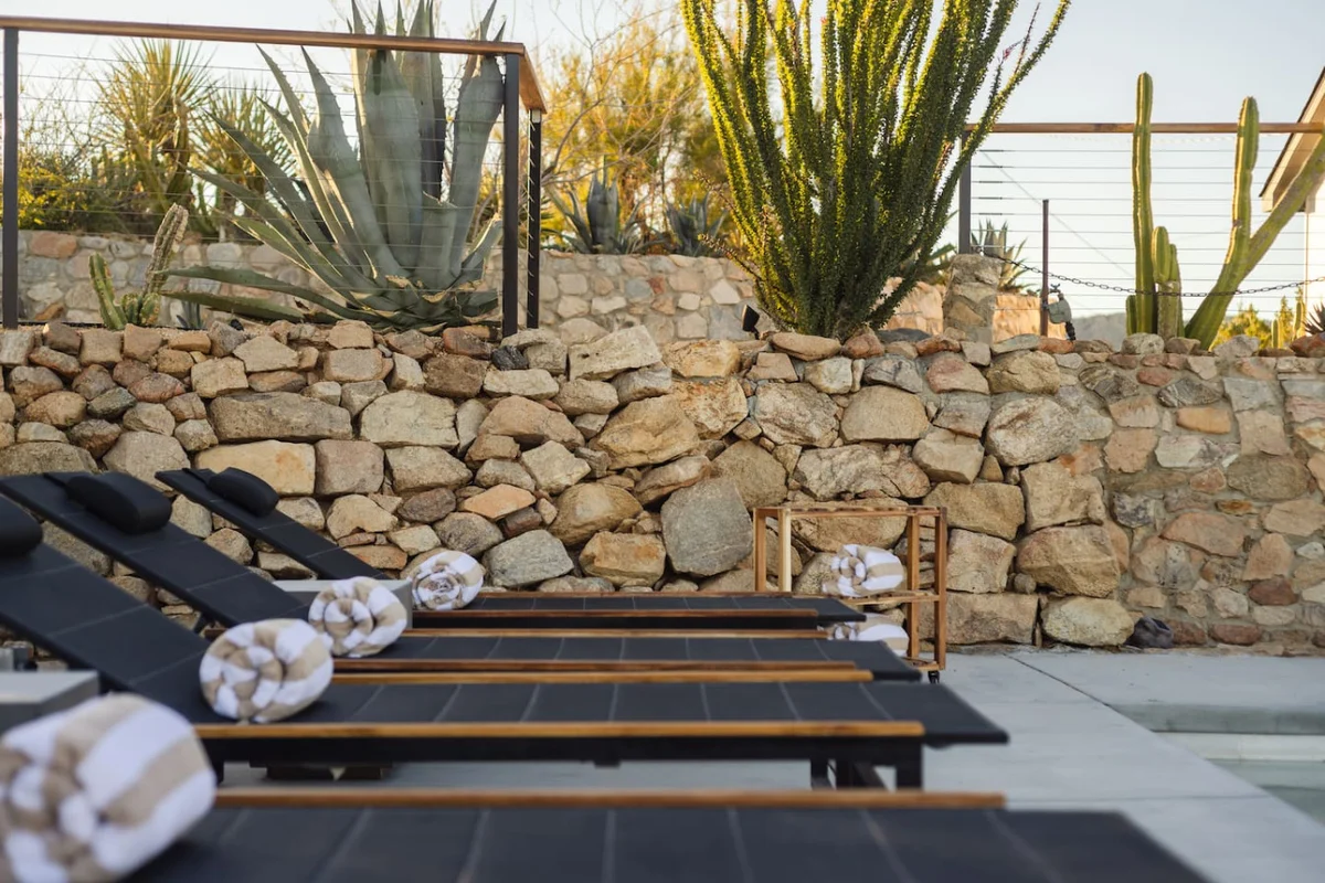 Calico Landing, Desert Pool + Spa Retreat #86