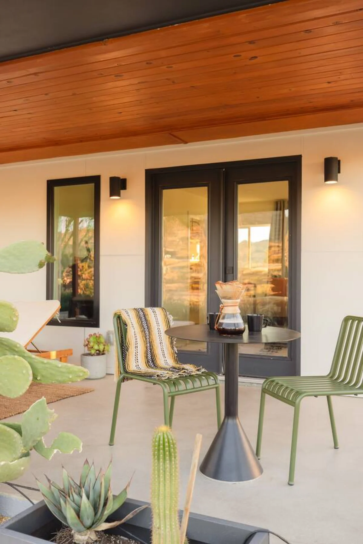 Calico Landing, Desert Pool + Spa Retreat #114