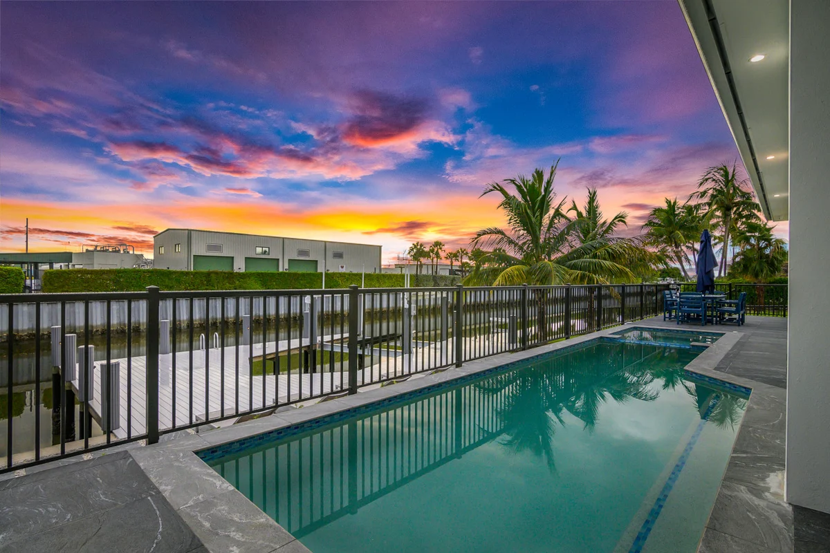 Marco Premium Escape/Waterfront #68