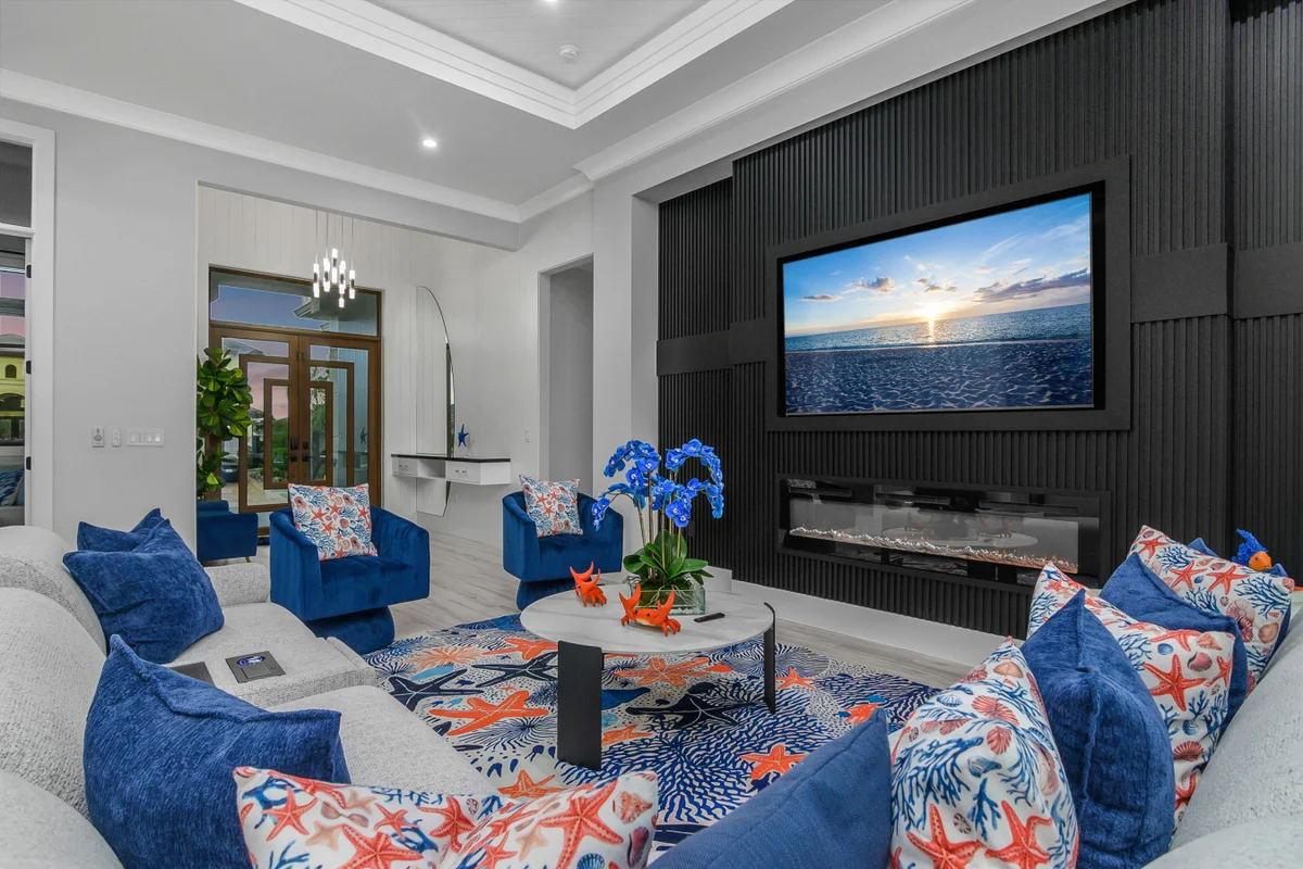 Marco Premium Escape/Waterfront #55