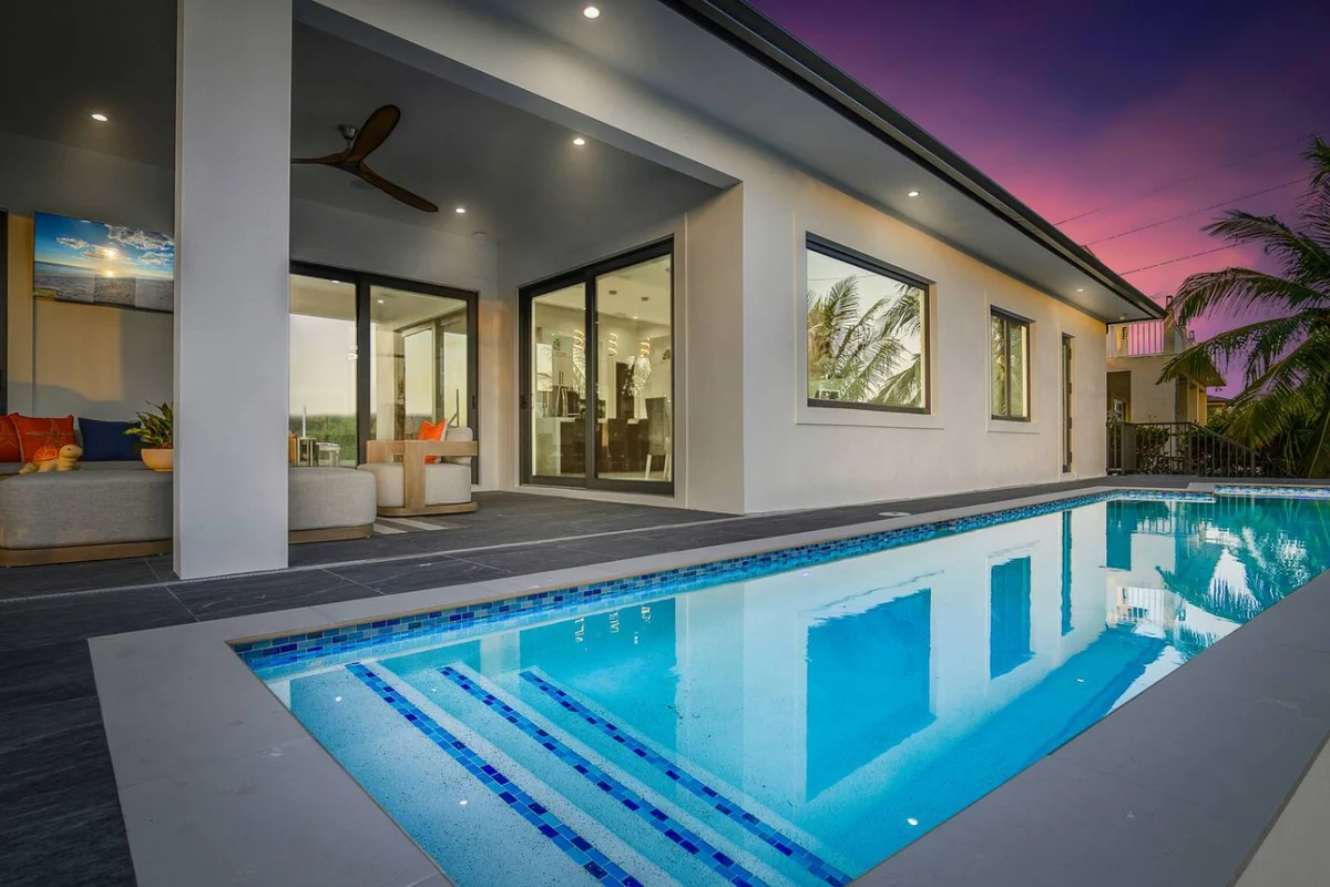 Marco Luxe Retreat / Waterfront #110