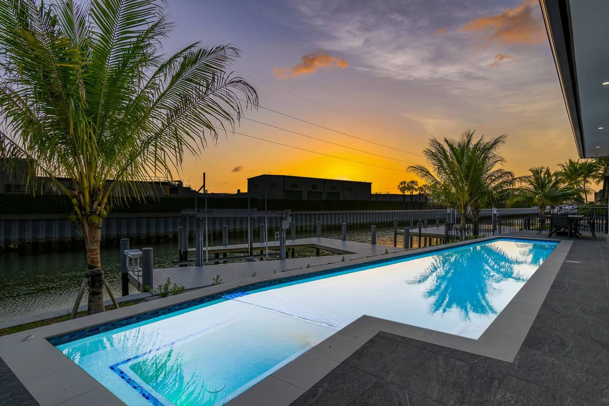 Marco Luxe Retreat / Waterfront #68