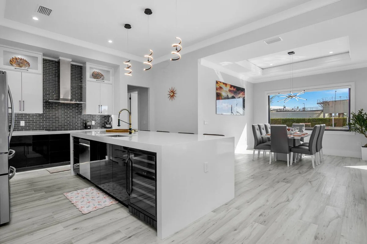 Marco Luxe Retreat / Waterfront #64