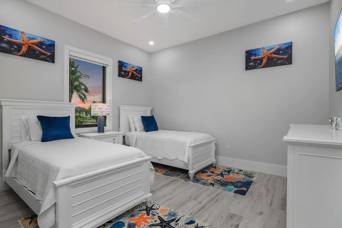 Marco Premium Escape/Waterfront #67