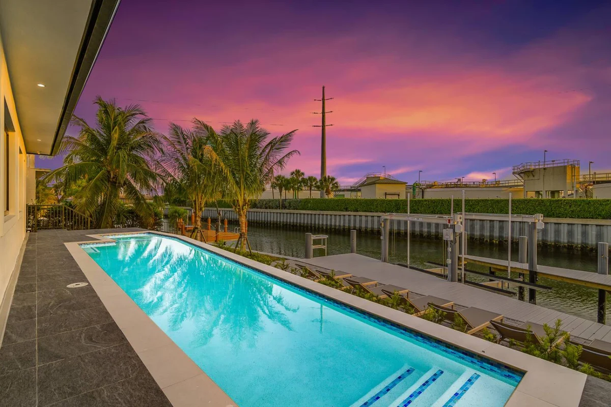 Marco Luxe Retreat / Waterfront #81