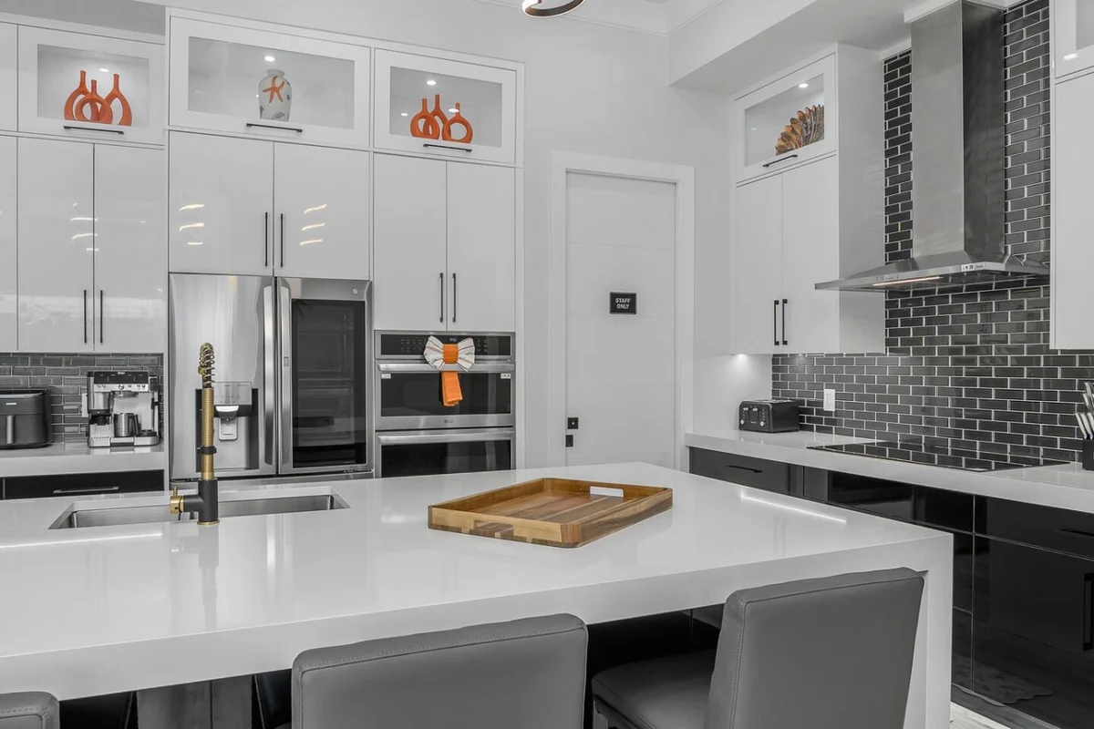 Marco Luxe Retreat / Waterfront #69