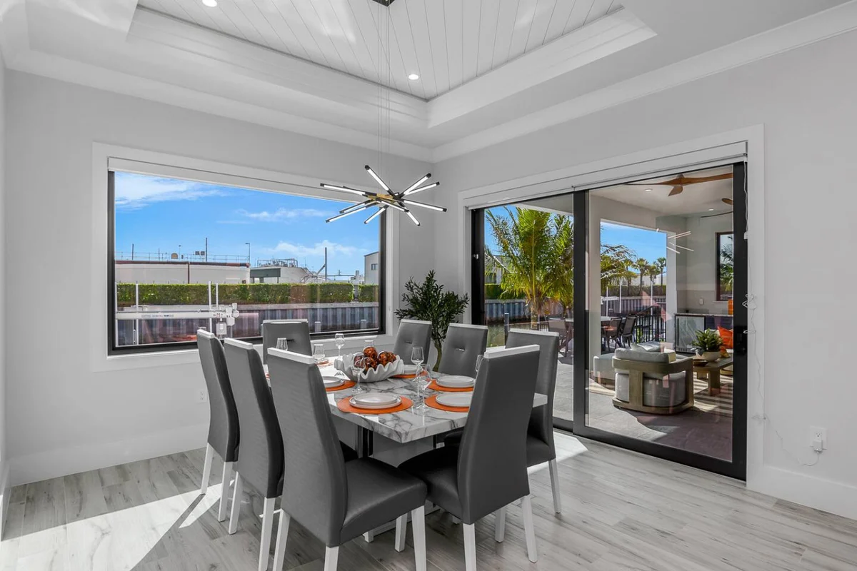Marco Luxe Retreat / Waterfront #74