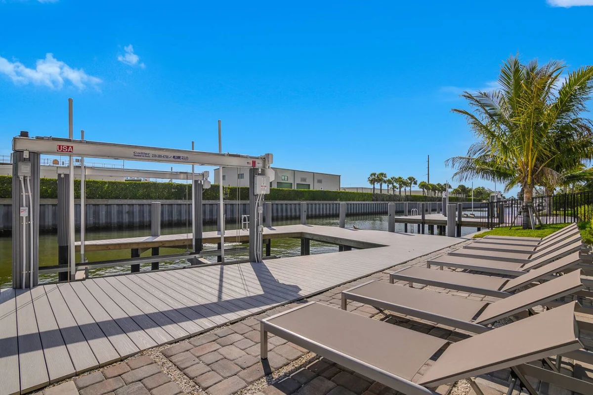 Marco Luxe Retreat / Waterfront #113