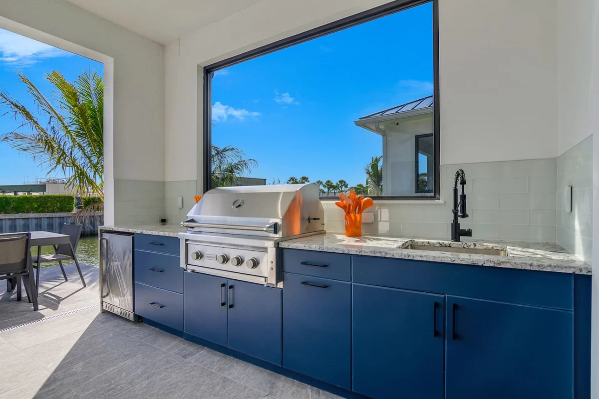 Marco Luxe Retreat / Waterfront #130