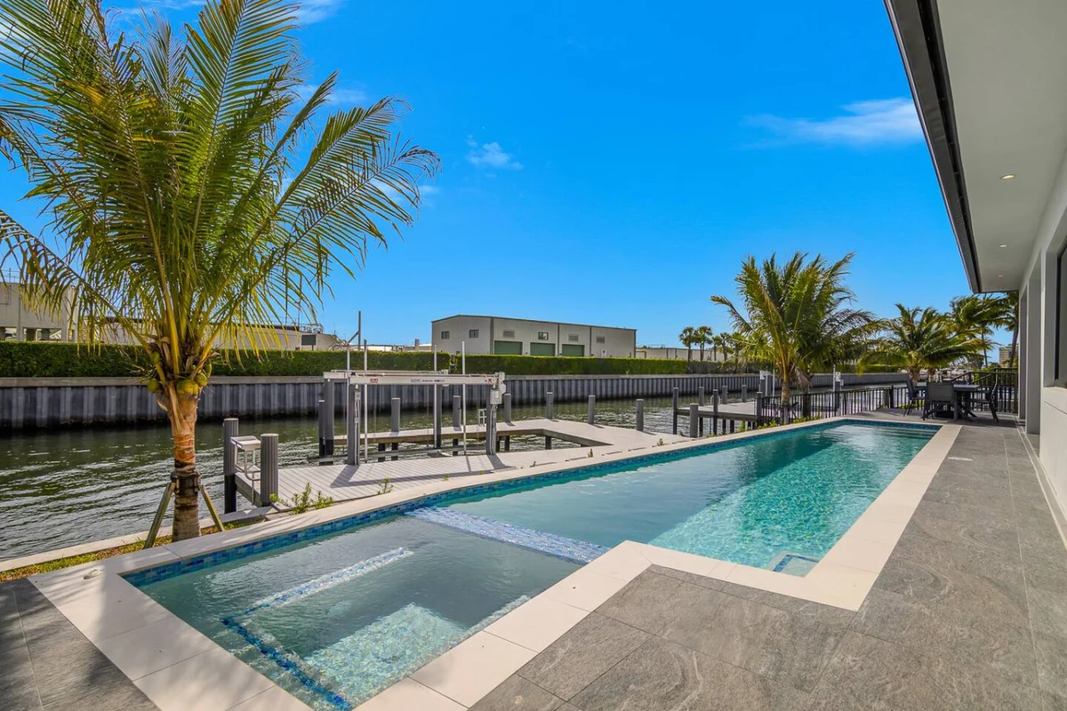 Marco Luxe Retreat / Waterfront #126